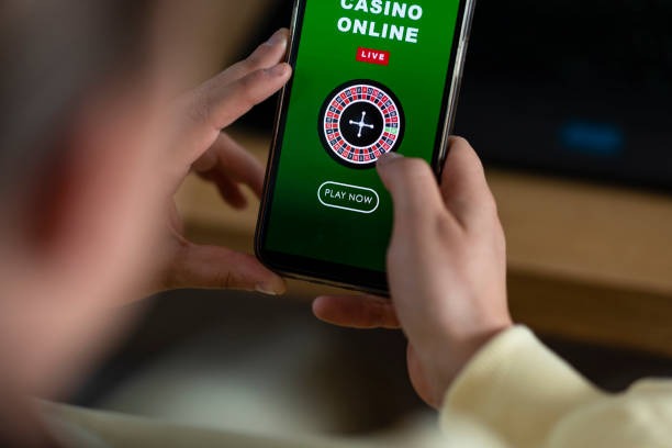 Live roulette table broadcast on glora188 with multi-camera studio feed